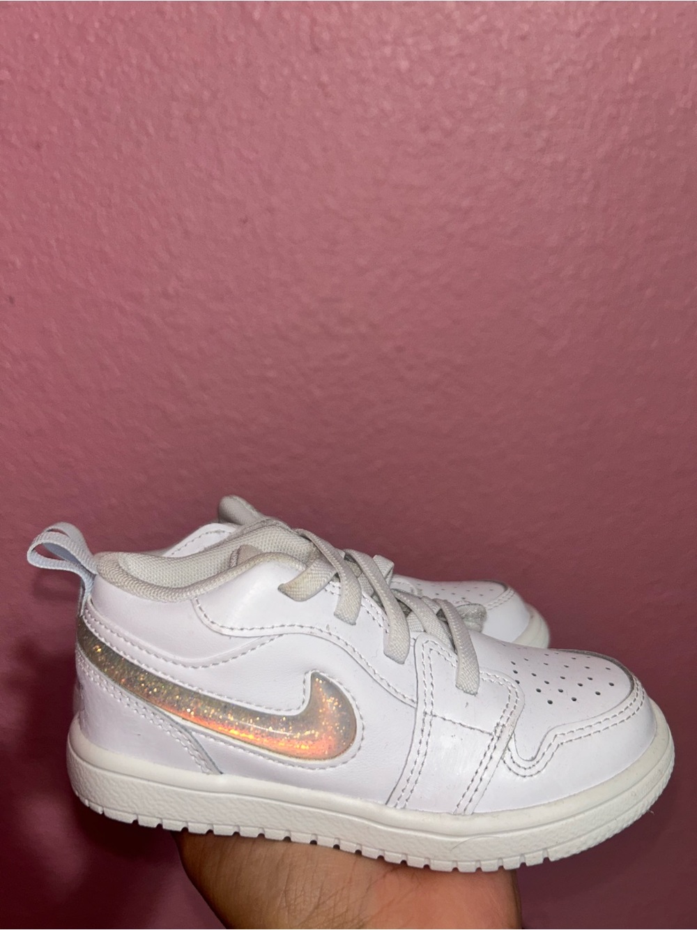 Jordan 1 Low Alt SE - Picture 2 of 5